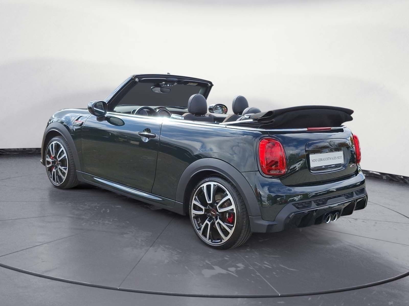 Mini JOHN COOPER WORKS CABRIO 2022 г. Зелёный, пробег 31600 км