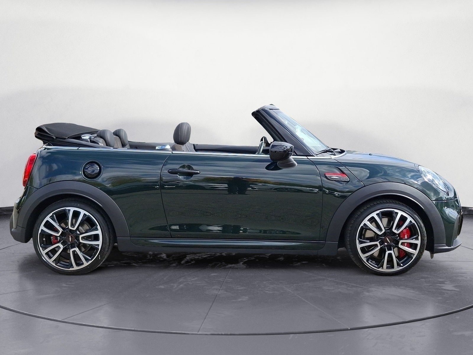 Mini JOHN COOPER WORKS CABRIO 2022 г. Зелёный, пробег 31600 км