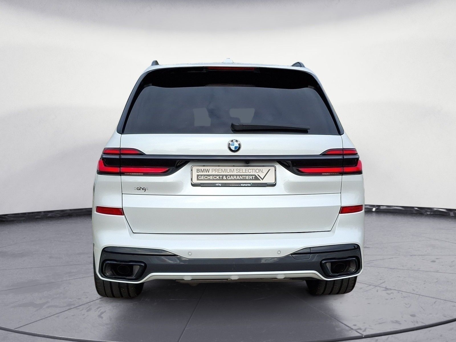 BMW X7 2023 г. Белый, пробег 32990 км