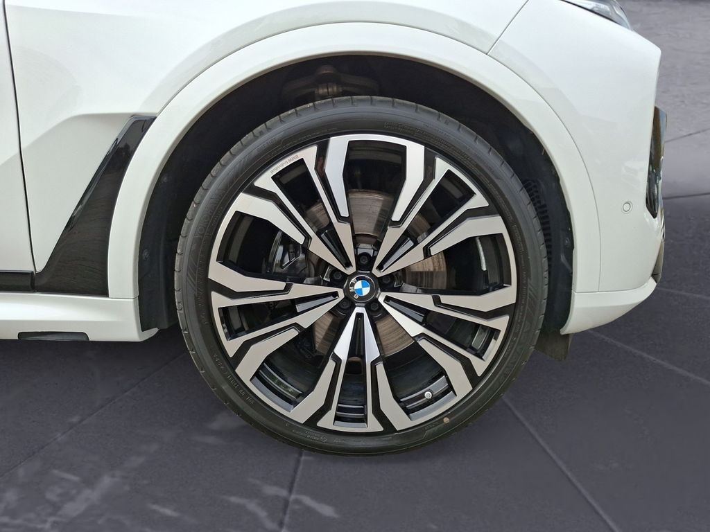BMW X7 2023 г. Белый, пробег 32826 км