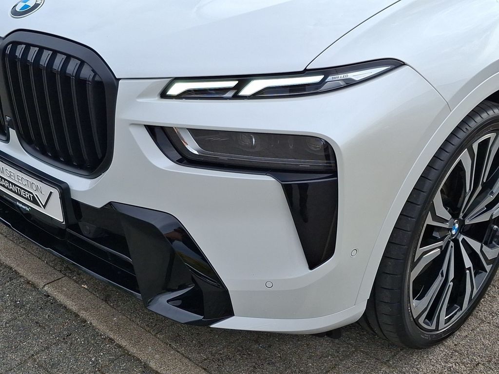 BMW X7 2023 г. Белый, пробег 32826 км