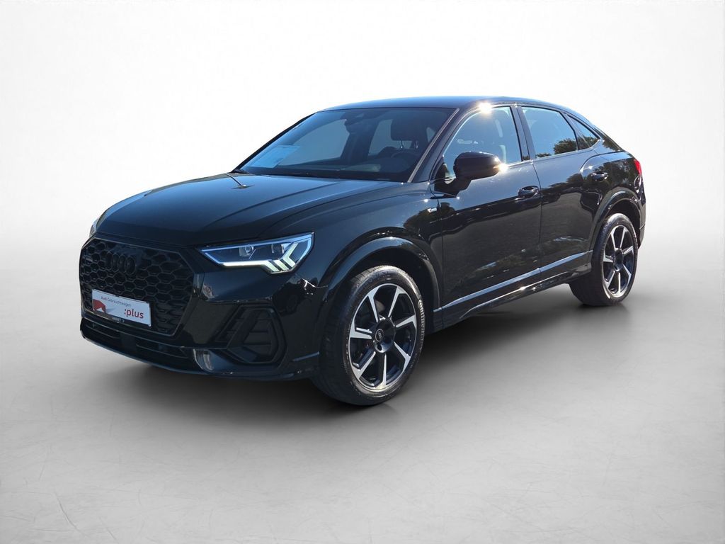 Audi Q3 2023 г. Чёрный, пробег 51800 км