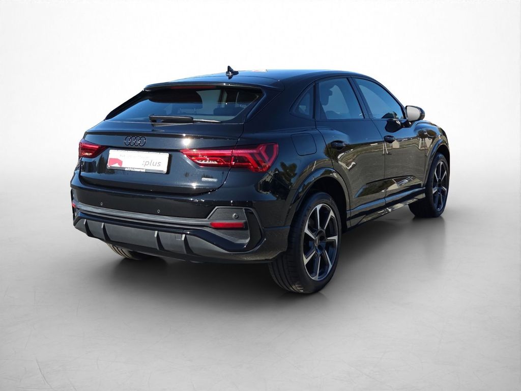 Audi Q3 2023 г. Чёрный, пробег 51800 км