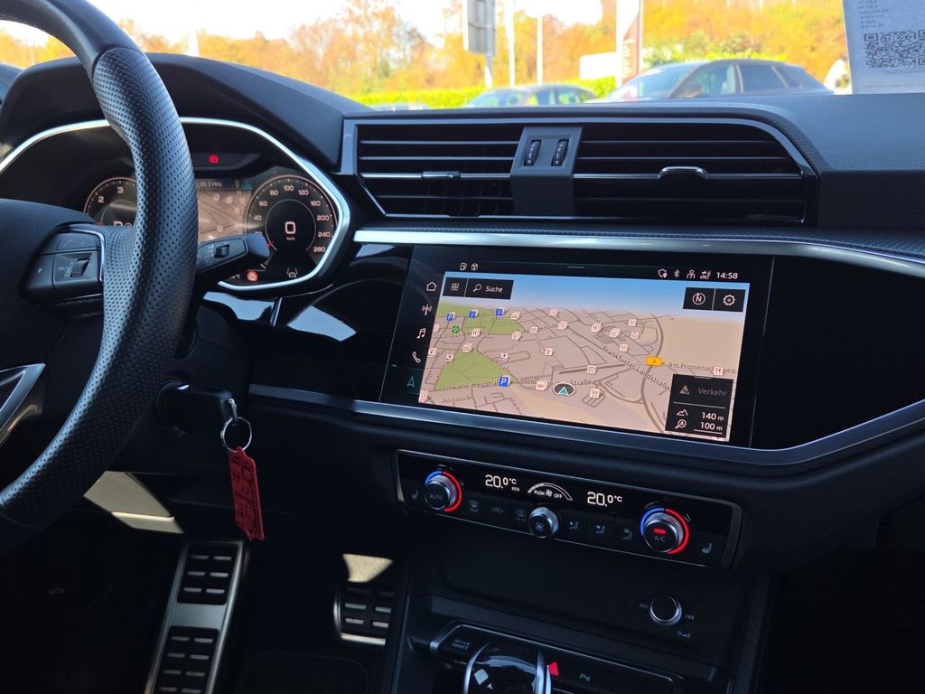 Audi Q3 2023 г. Чёрный, пробег 51800 км