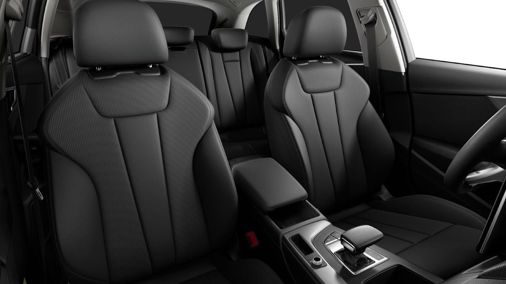 Audi A4 2023 г. Чёрный, пробег 24300 км