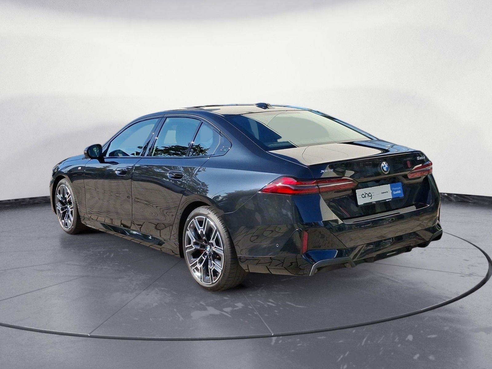BMW 520 2025 г. Чёрный, пробег 43675 км