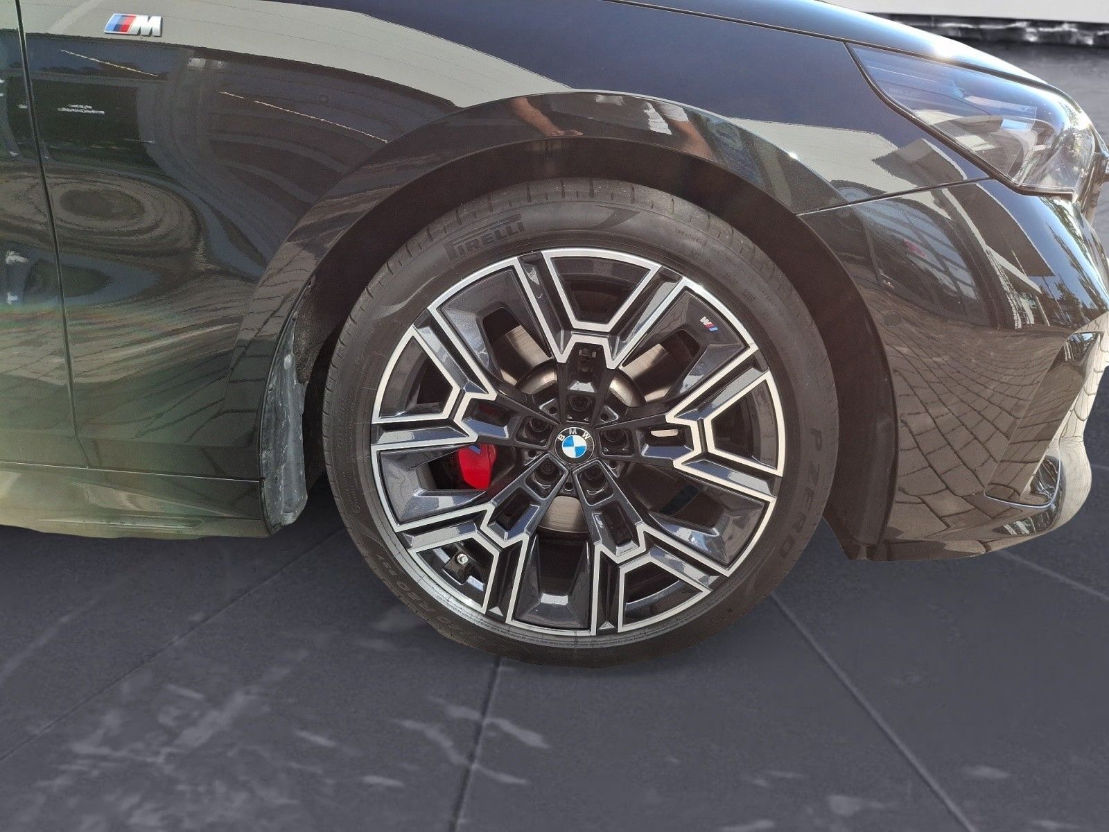 BMW 520 2025 г. Чёрный, пробег 43675 км