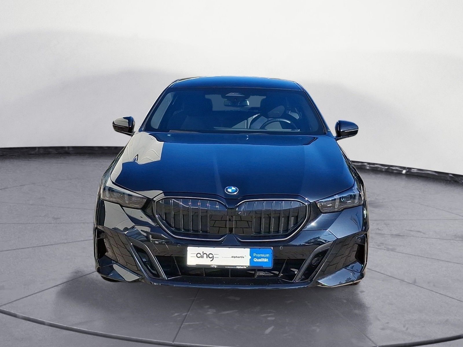 BMW 520 2025 г. Чёрный, пробег 43675 км