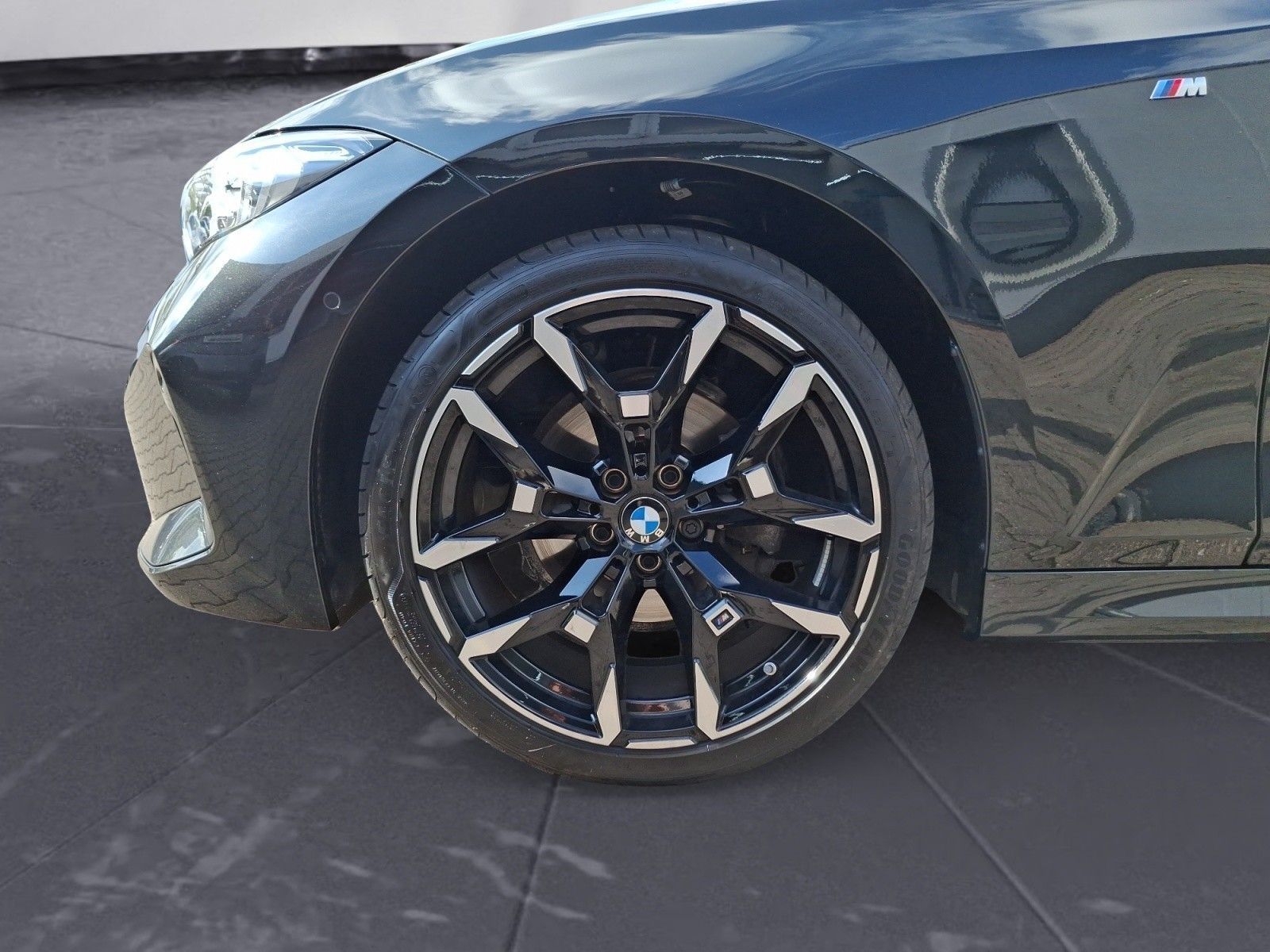 BMW 320 2025 г. Чёрный, пробег 18304 км