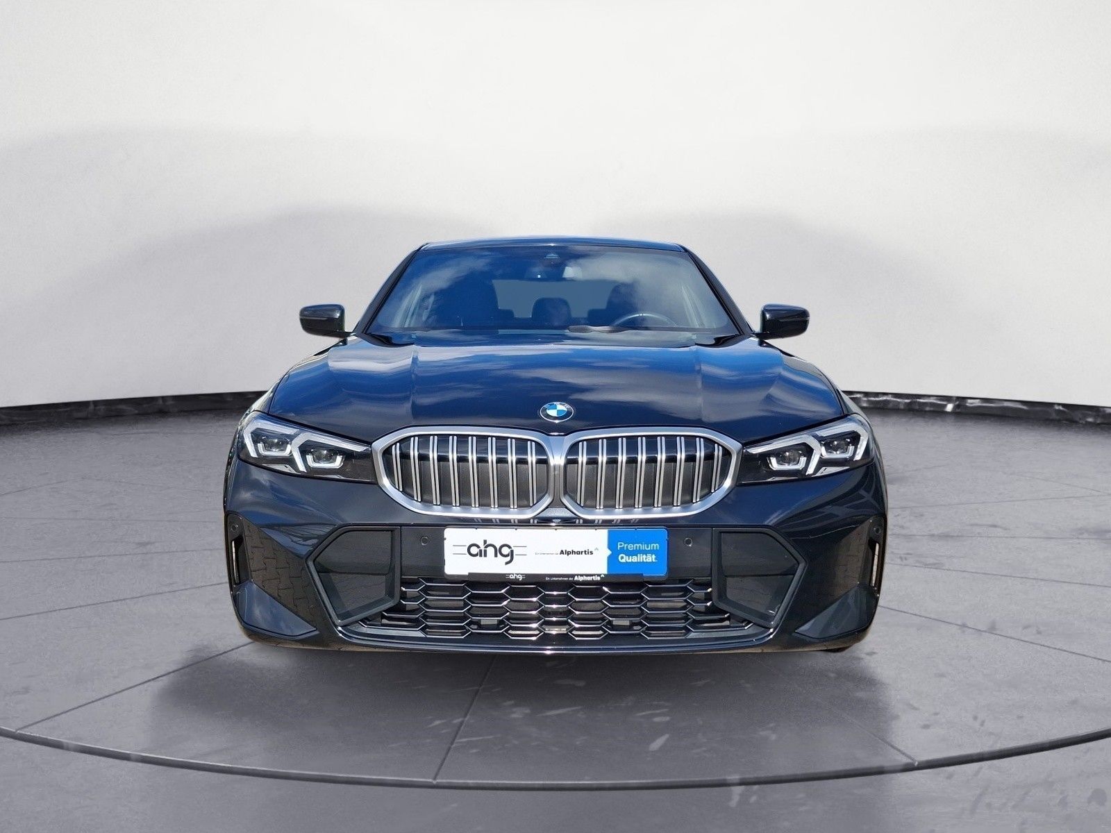 BMW 320 2025 г. Чёрный, пробег 18304 км