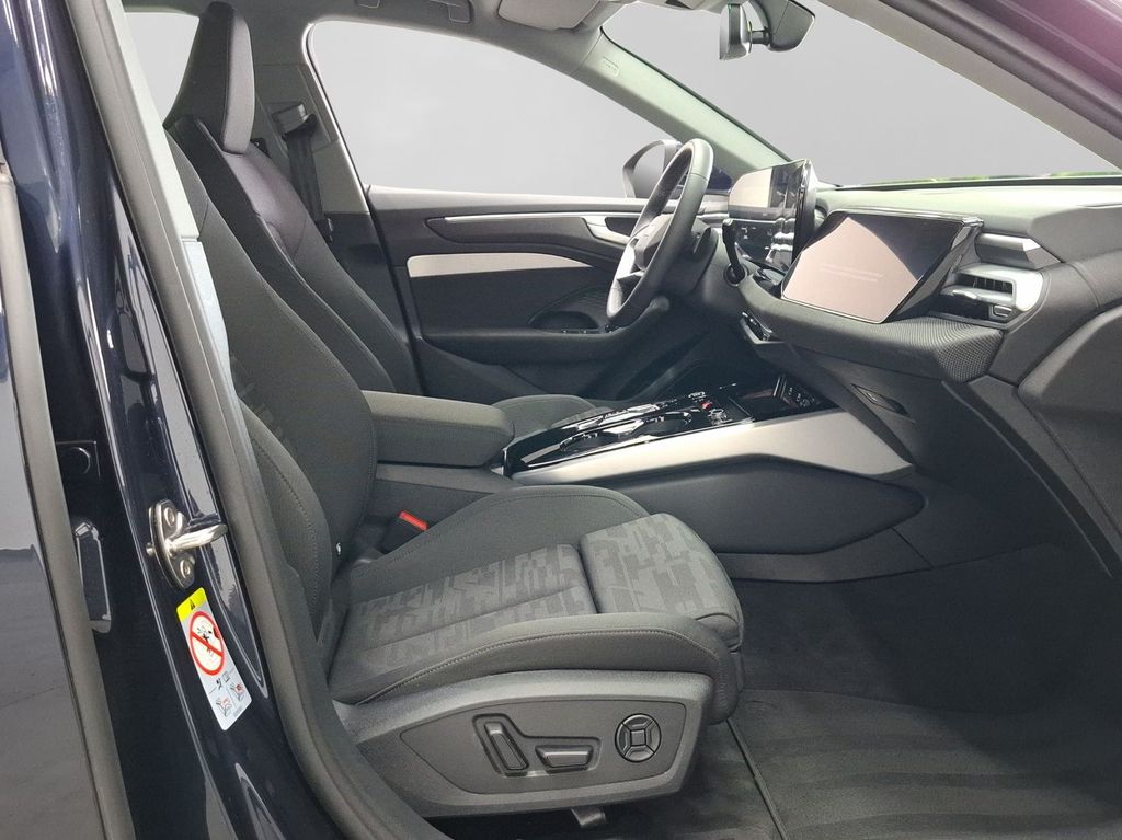 Audi A6 2025 г. Синий, пробег 27481 км