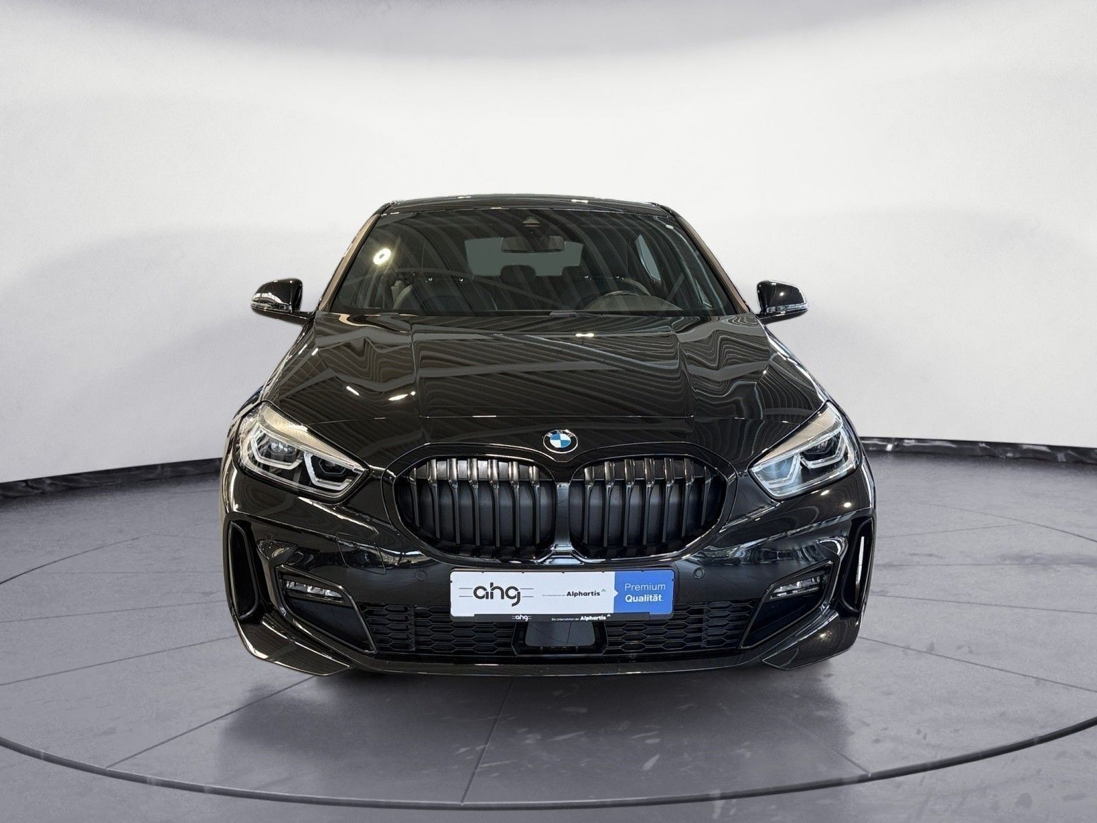 BMW 118 2022 г. Чёрный, пробег 42856 км