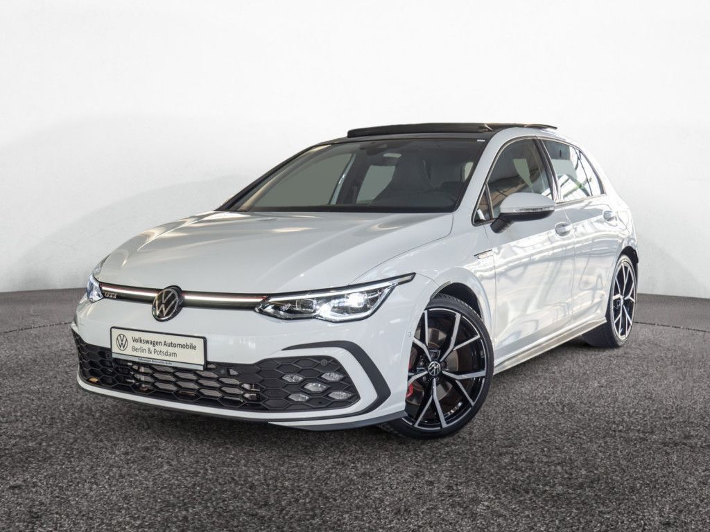 Volkswagen Golf 2023 г. Белый, пробег 31259 км