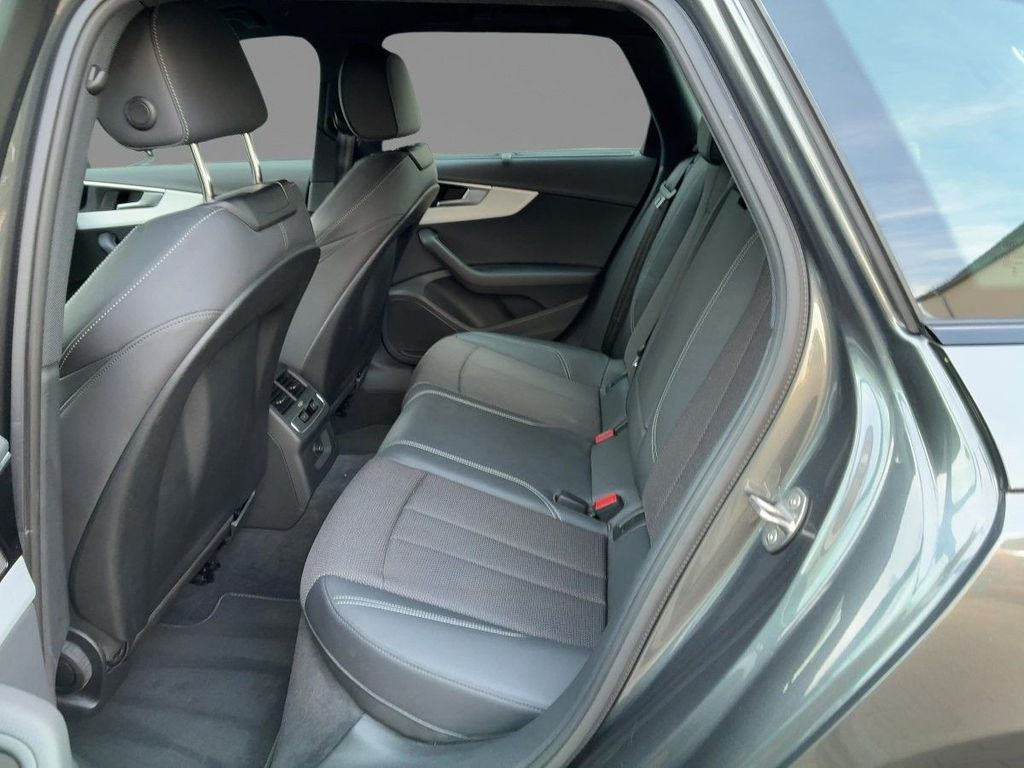 Audi A4 2023 г. Серый, пробег 42842 км