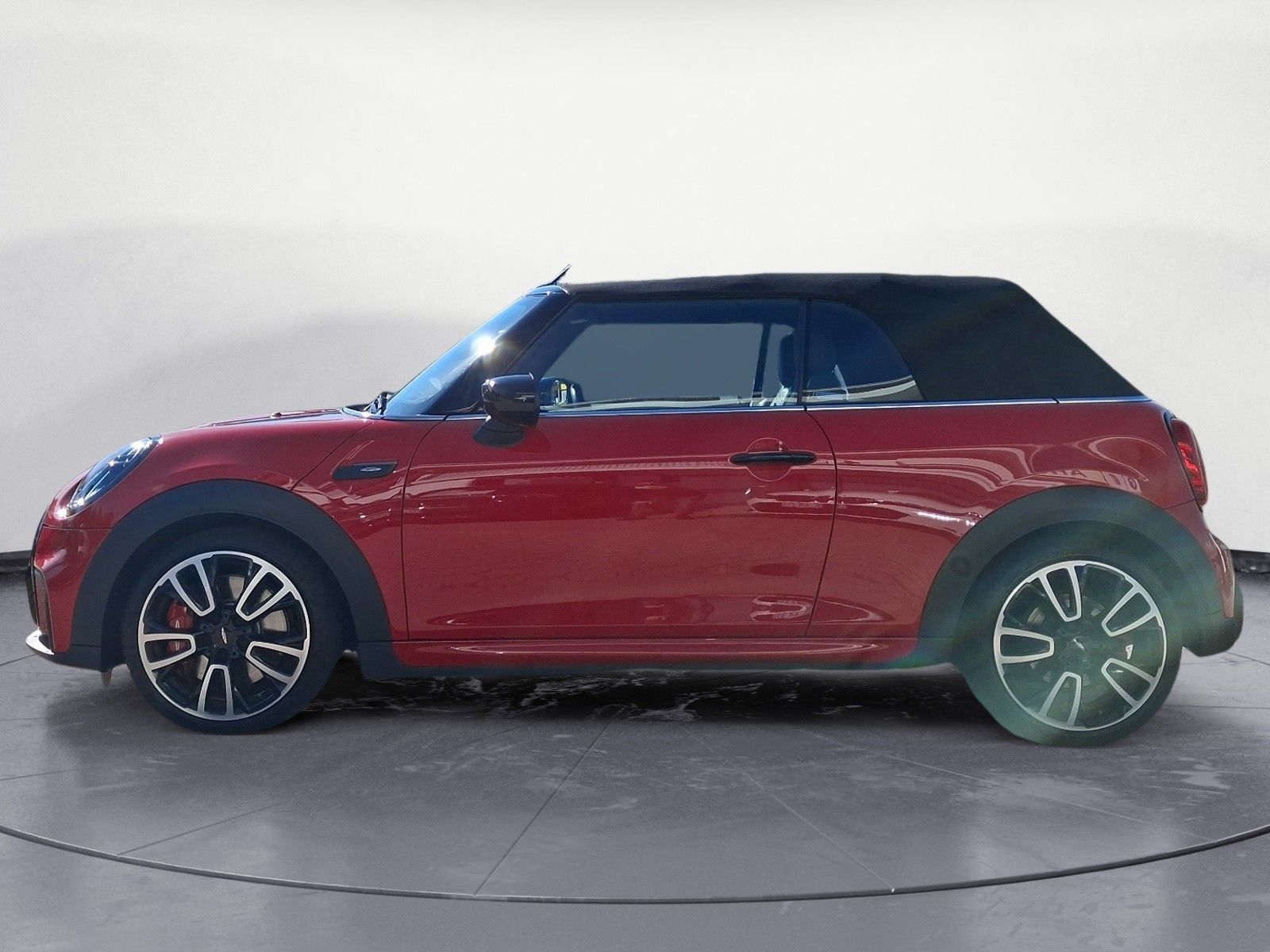 Mini JOHN COOPER WORKS CABRIO 2023 г. Красный, пробег 42976 км