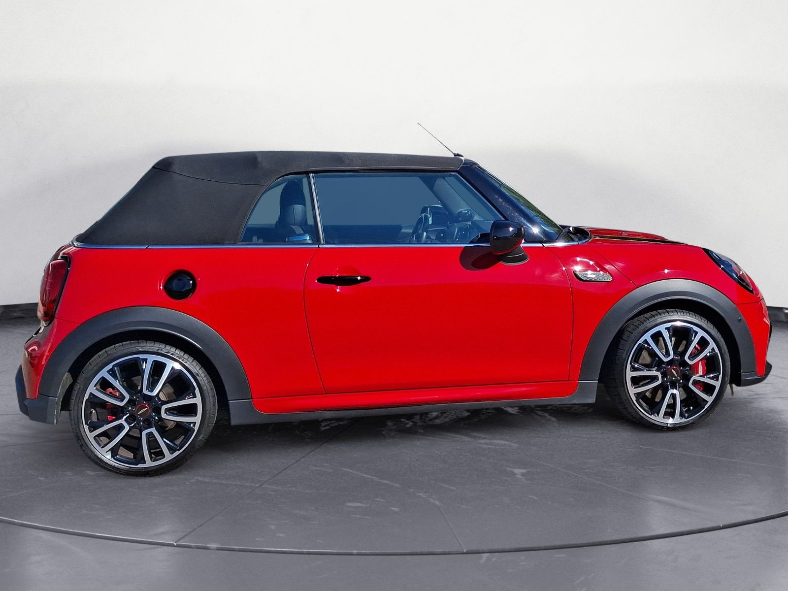 Mini JOHN COOPER WORKS CABRIO 2023 г. Красный, пробег 42976 км