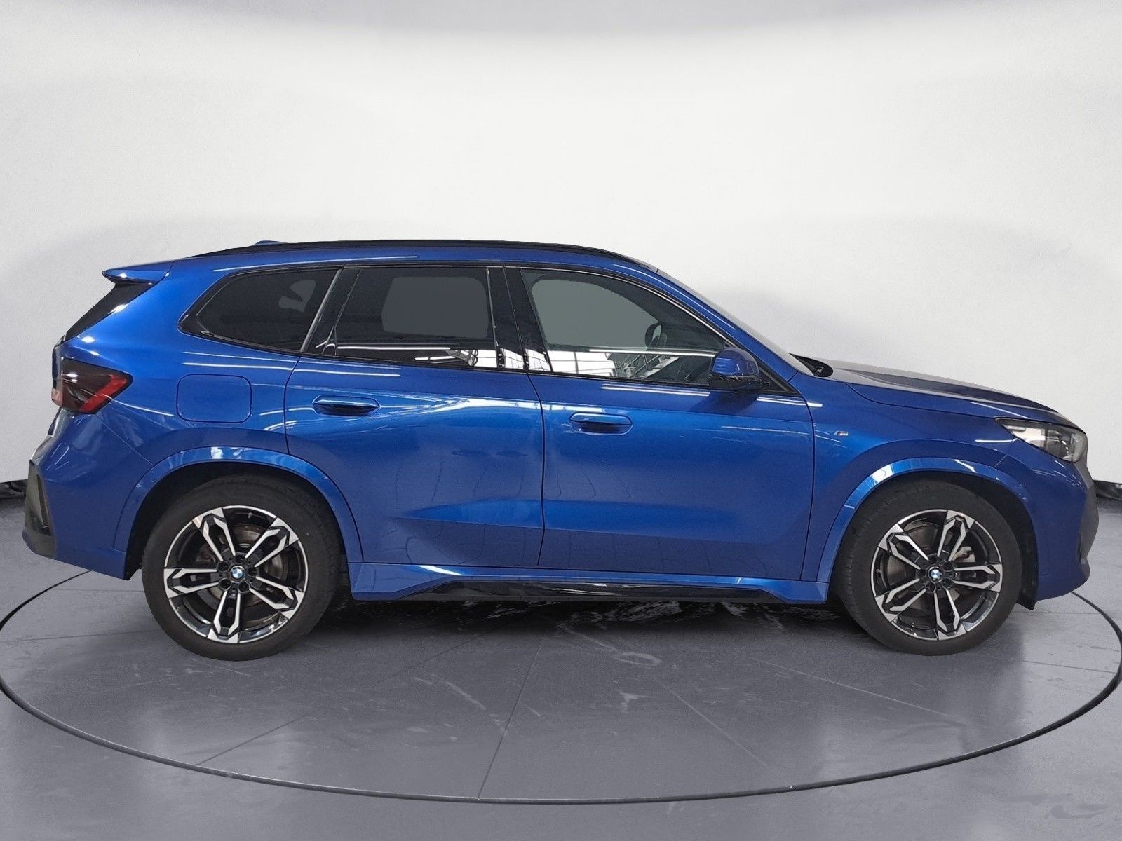 BMW X1 2023 г. Синий, пробег 54119 км