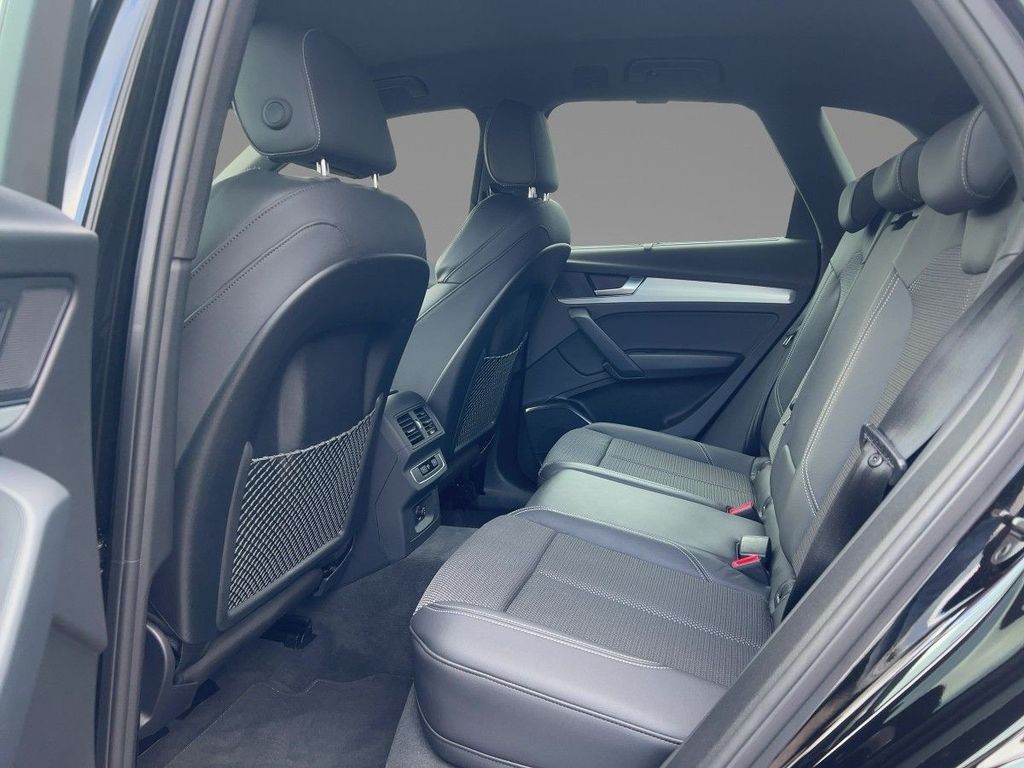 Audi Q5 2023 г. Чёрный, пробег 32090 км