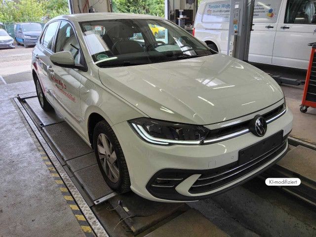 Volkswagen Polo 2024 г. Белый, пробег 48733 км