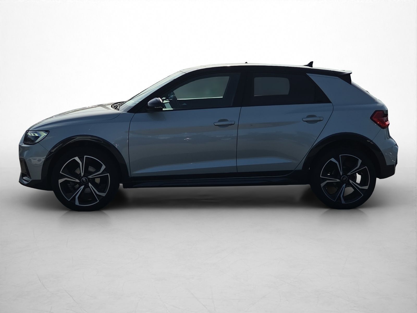 Audi A1 2023 г. Серебристый, пробег 40559 км
