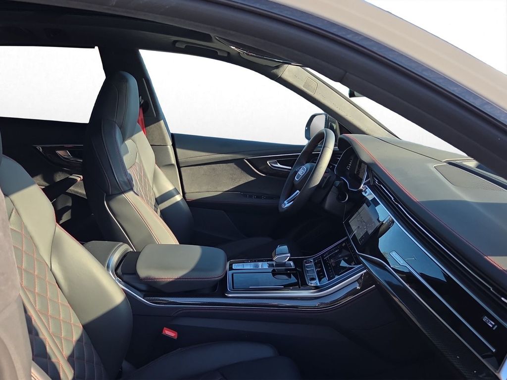 Audi SQ8 2023 г. Серый, пробег 33808 км