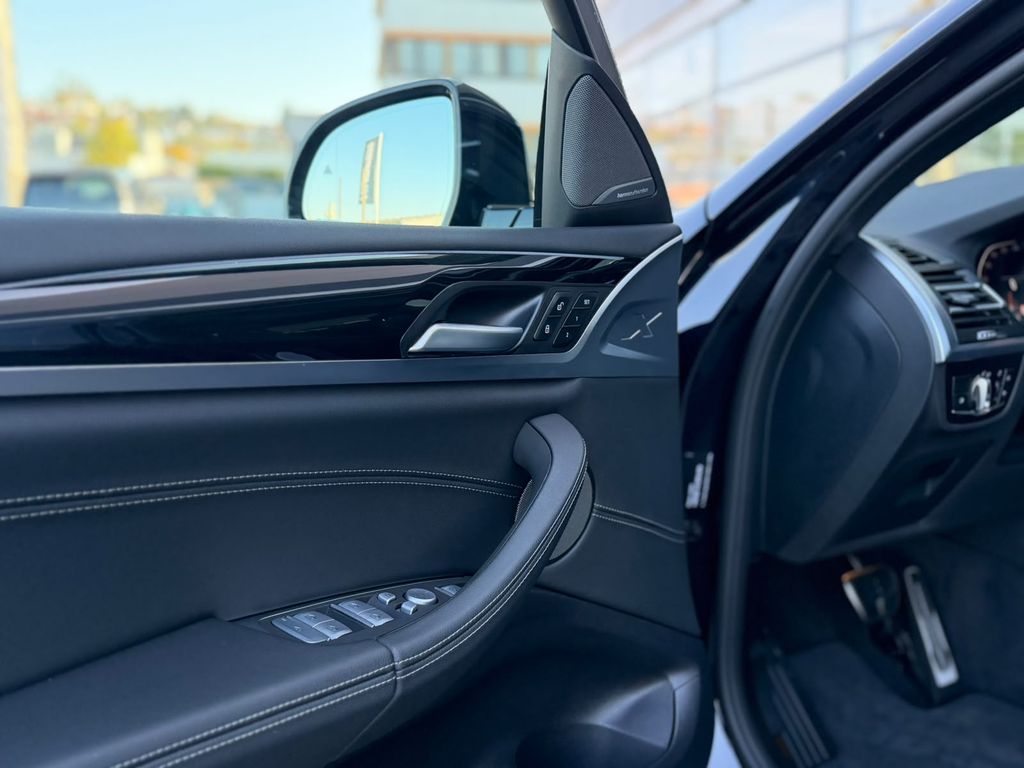 BMW X4 2025 г. Чёрный, пробег 18980 км