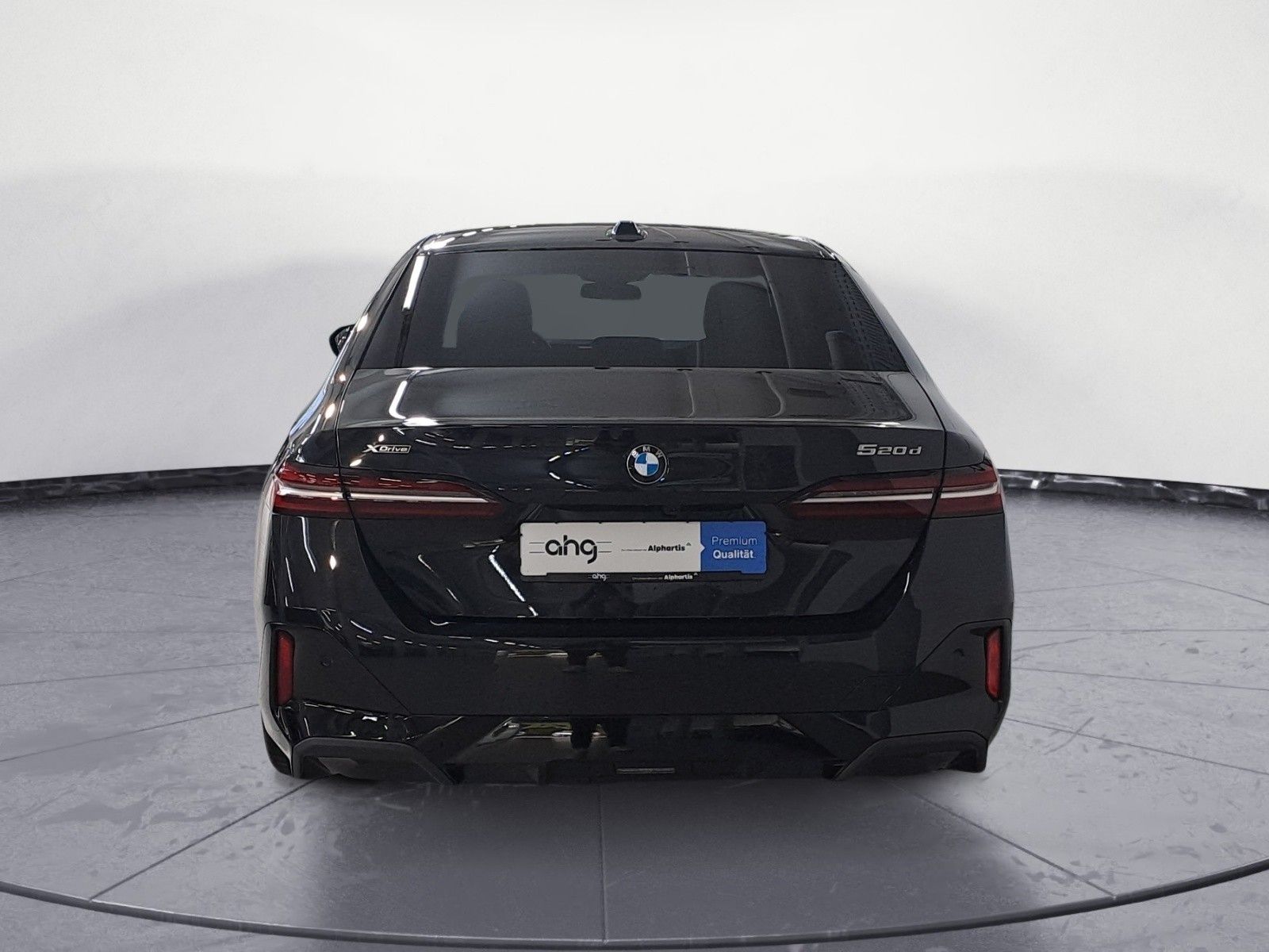 BMW 520 2025 г. Чёрный, пробег 20000 км