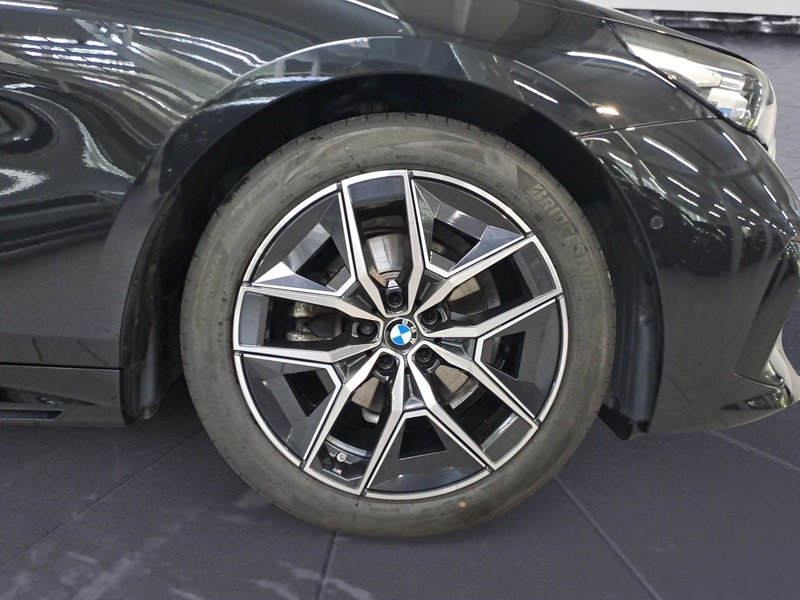 BMW 520 2025 г. Чёрный, пробег 20000 км