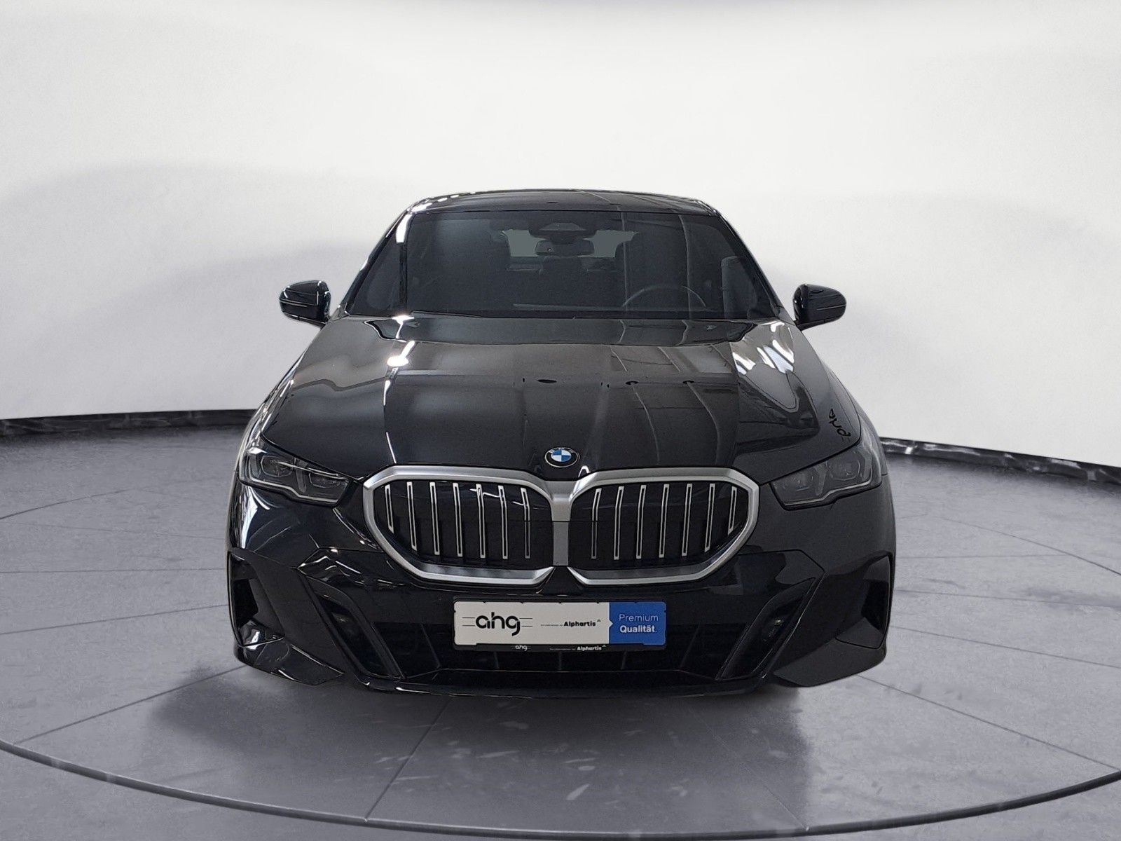 BMW 520 2025 г. Чёрный, пробег 20000 км