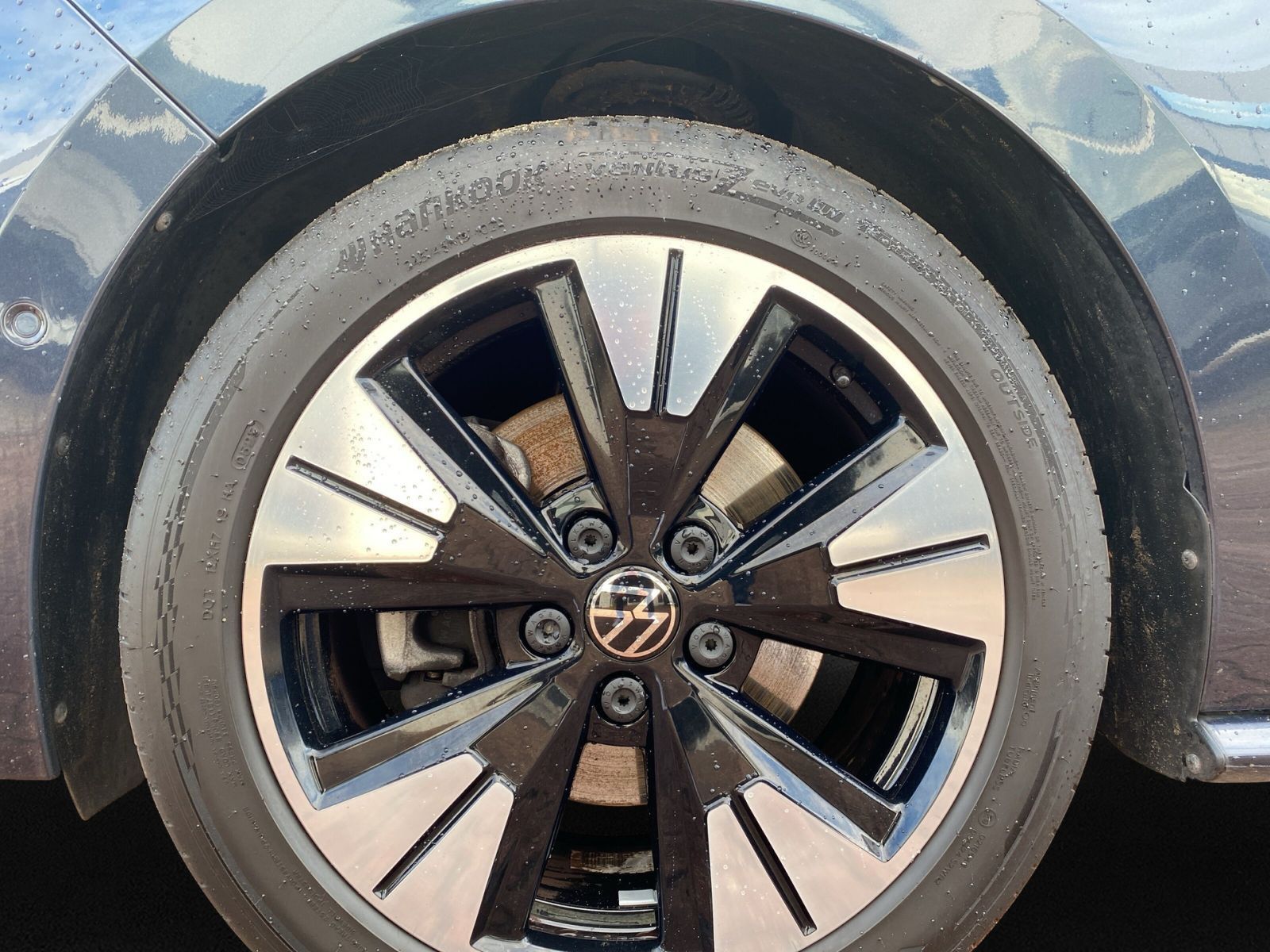 Volkswagen T7 MULTIVAN 2025 г. Синий, пробег 14000 км