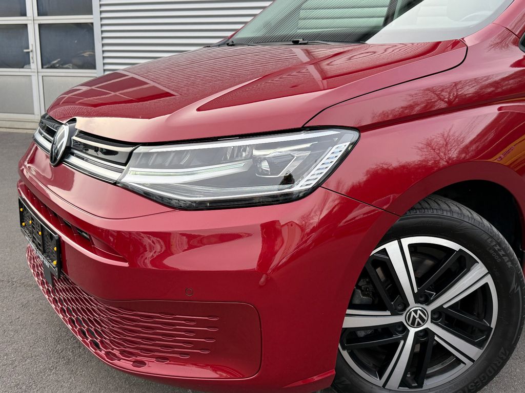 Volkswagen Caddy 2022 г. Красный, пробег 45338 км
