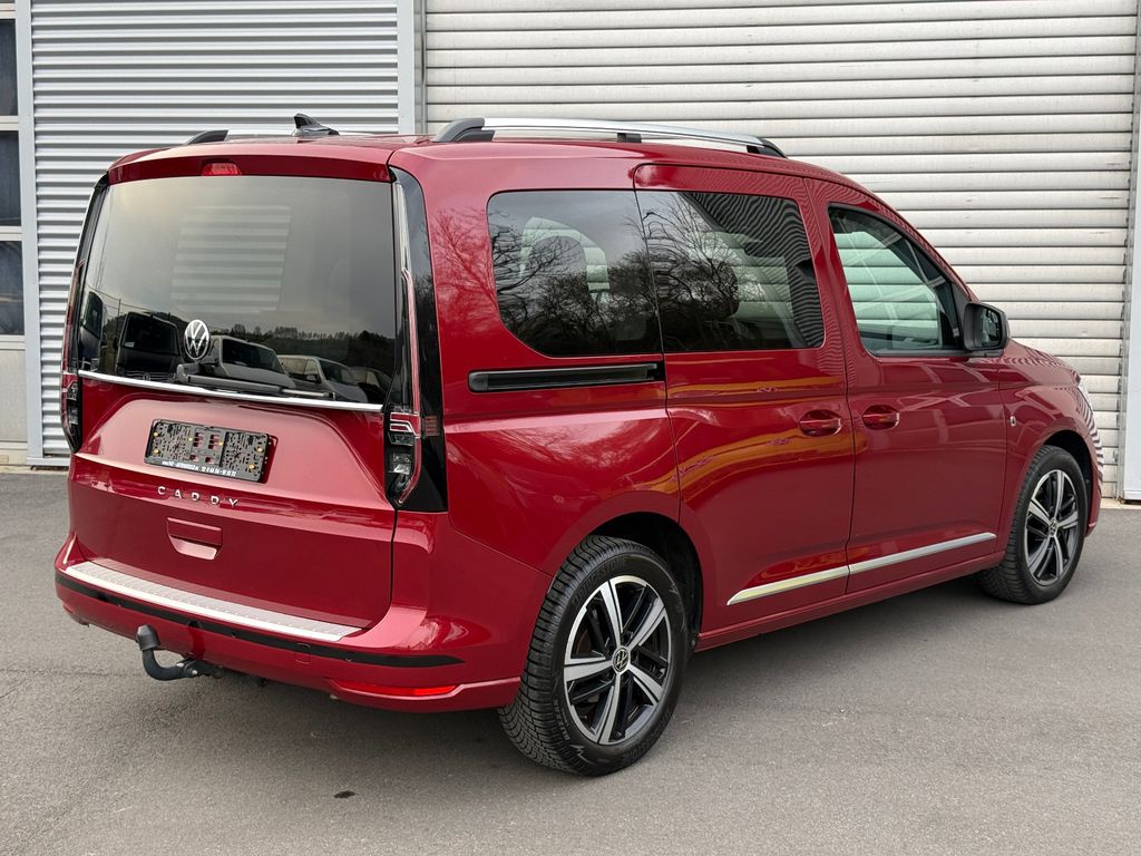 Volkswagen Caddy 2022 г. Красный, пробег 45338 км