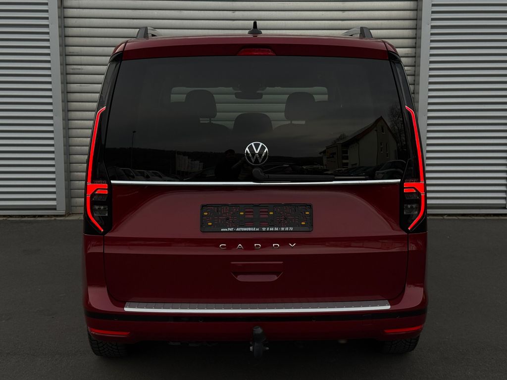 Volkswagen Caddy 2022 г. Красный, пробег 45338 км