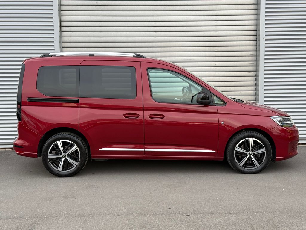 Volkswagen Caddy 2022 г. Красный, пробег 45338 км