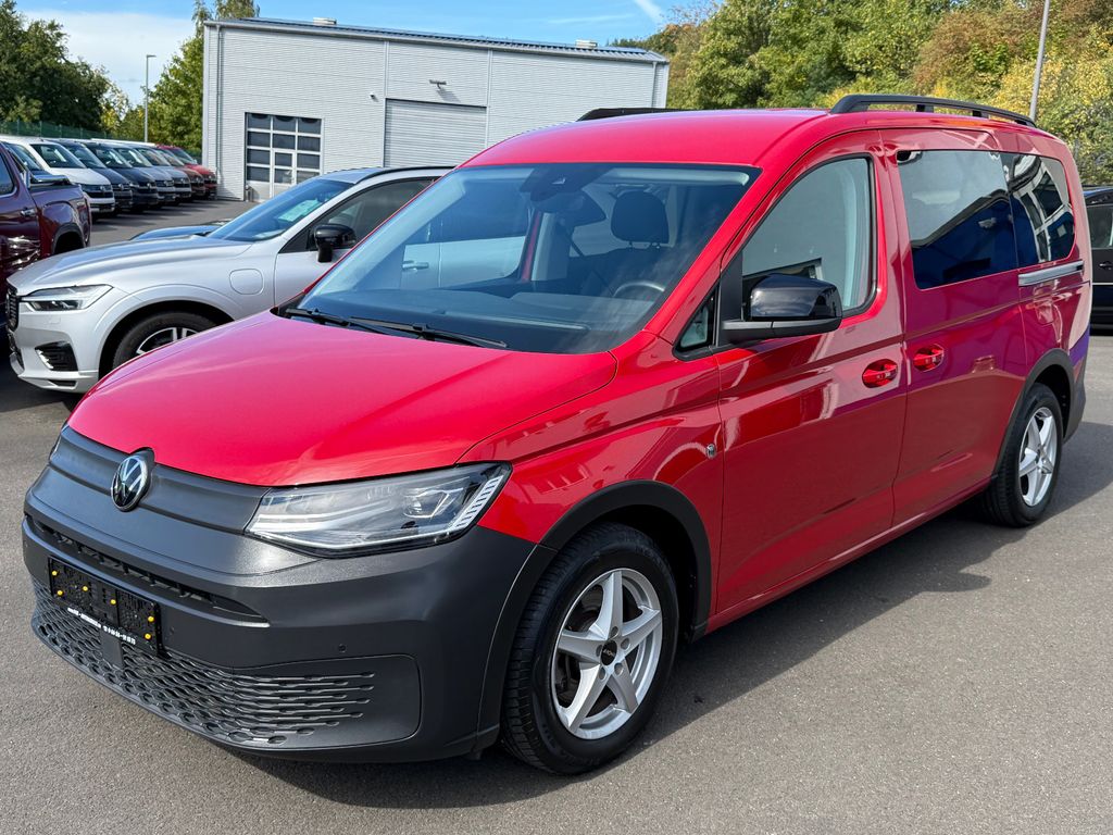 Volkswagen CADDY MAXI 2022 г. Красный, пробег 38240 км