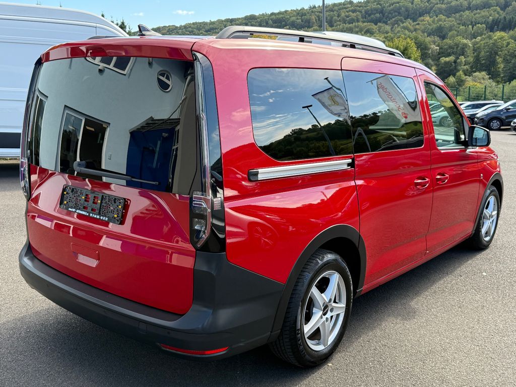 Volkswagen CADDY MAXI 2022 г. Красный, пробег 38240 км