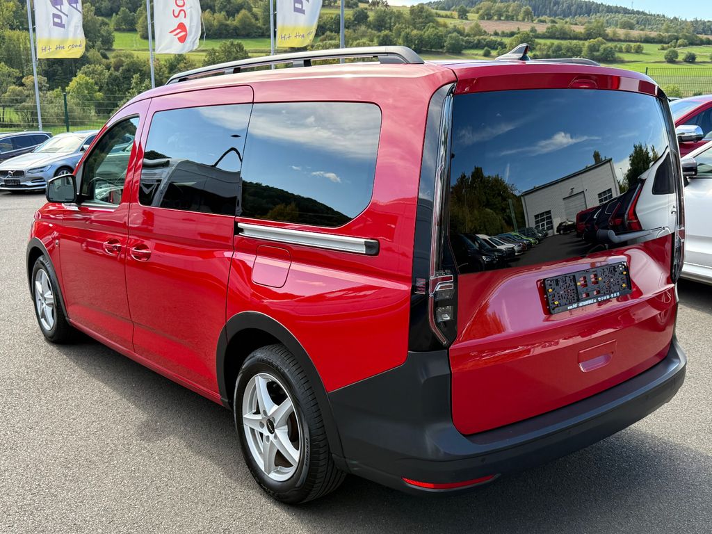 Volkswagen CADDY MAXI 2022 г. Красный, пробег 38240 км