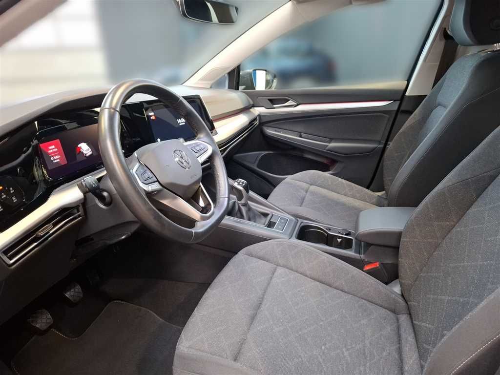 Volkswagen Golf 2024 г. Серый, пробег 15695 км