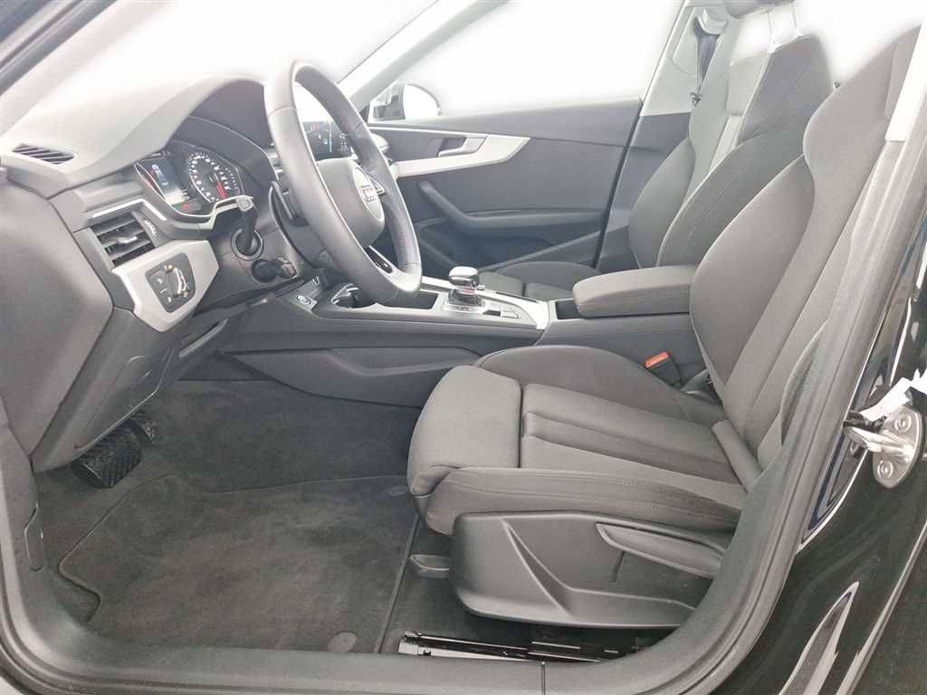 Audi A4 2024 г. Чёрный, пробег 45117 км