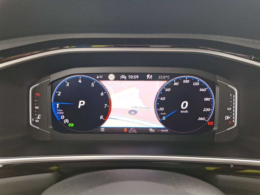 Volkswagen T-Roc 2024 г. Серый, пробег 24684 км