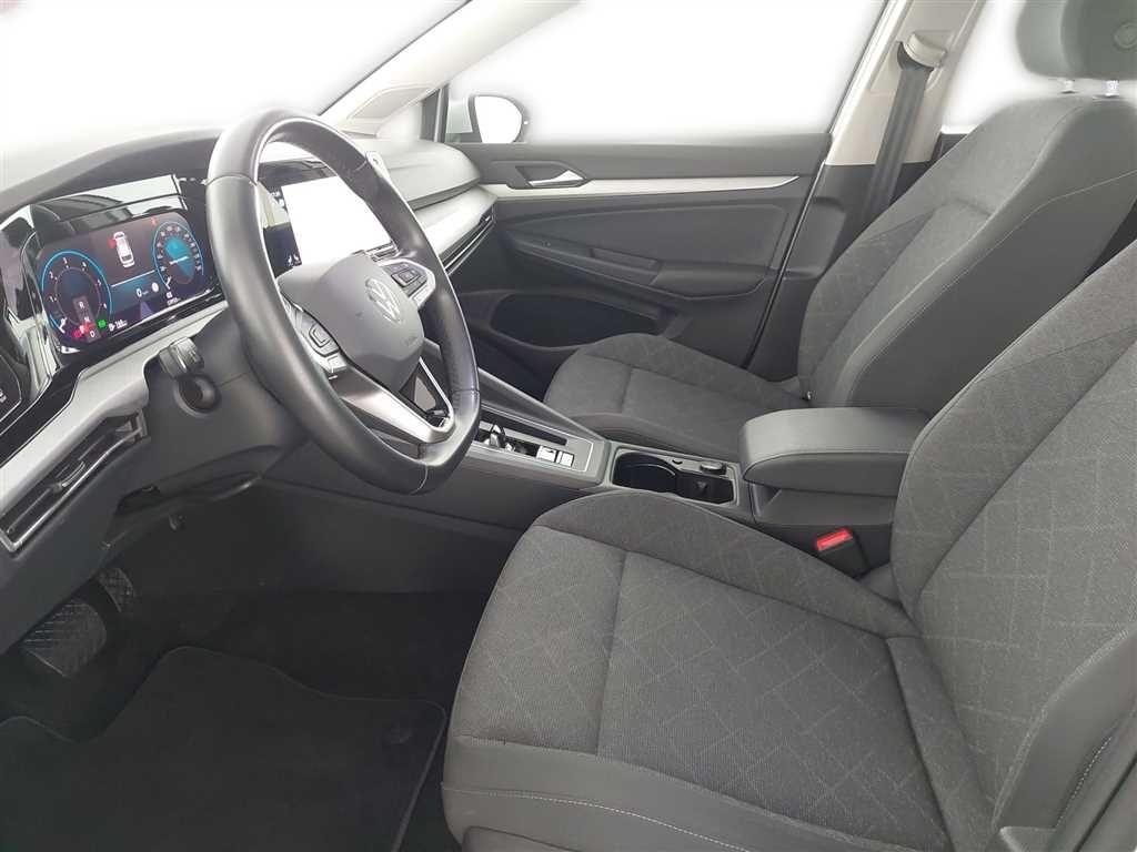 Volkswagen Golf 2024 г. Серебристый, пробег 53931 км