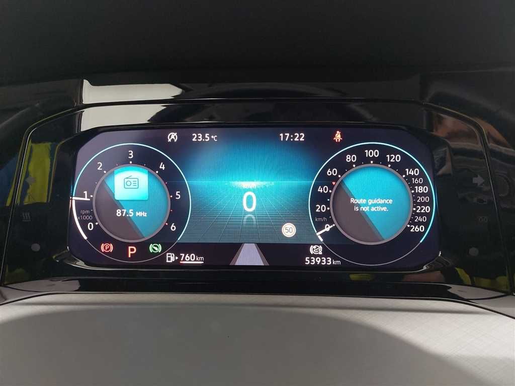 Volkswagen Golf 2024 г. Серебристый, пробег 53931 км