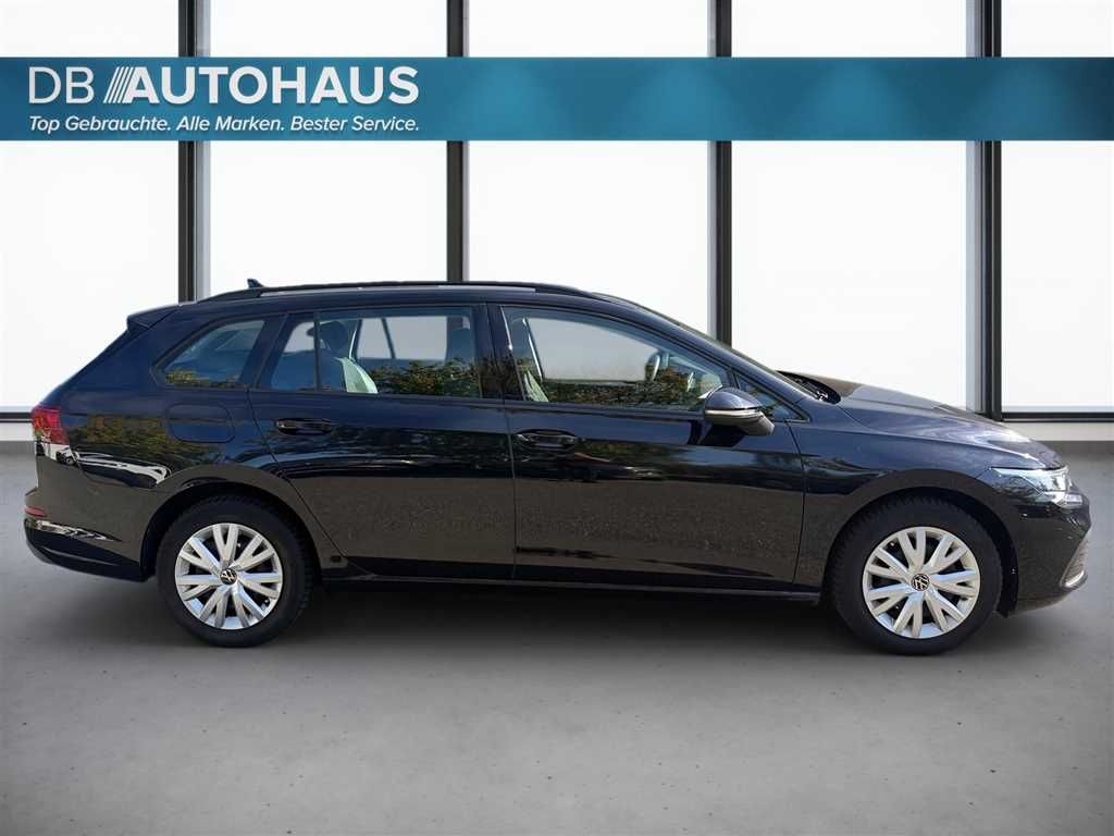 Volkswagen Golf 2023 г. Чёрный, пробег 49325 км