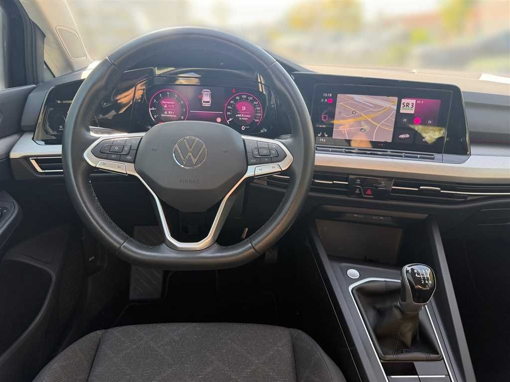 Volkswagen Golf 2023 г. Чёрный, пробег 49325 км