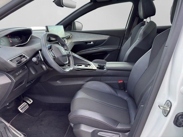Peugeot 3008 2023 г. Белый, пробег 37300 км