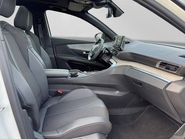 Peugeot 3008 2023 г. Белый, пробег 37300 км