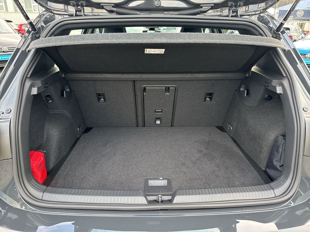 Volkswagen Golf 2023 г. Серый, пробег 24756 км