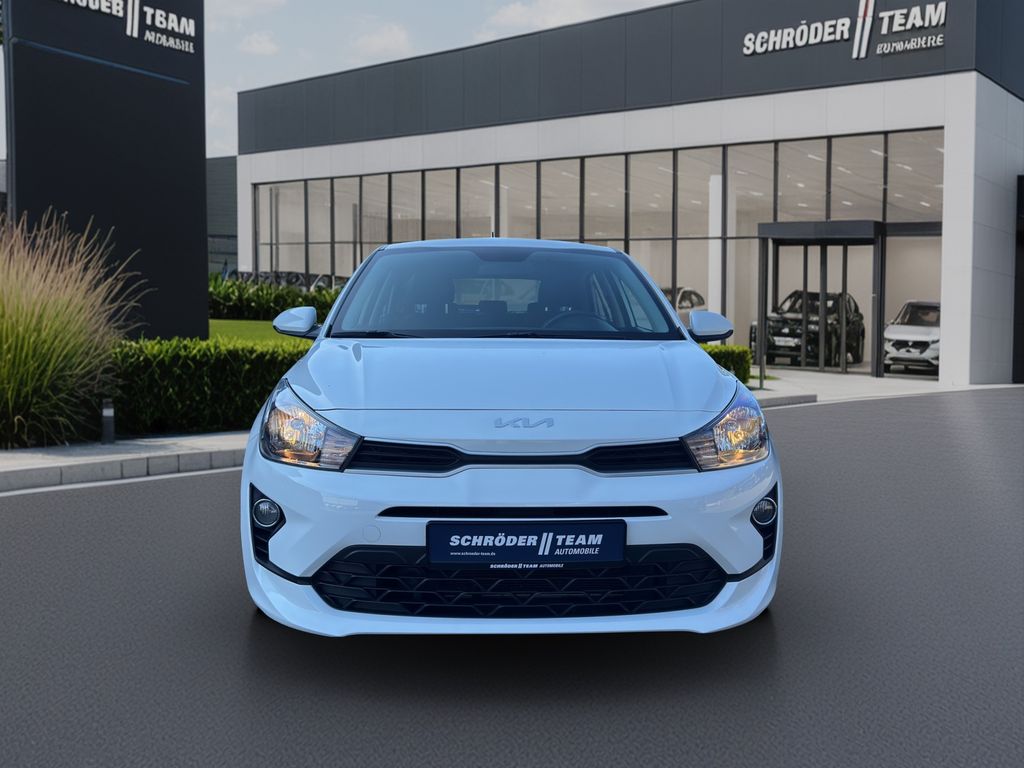 Kia Rio 2023 г. Белый, пробег 57882 км