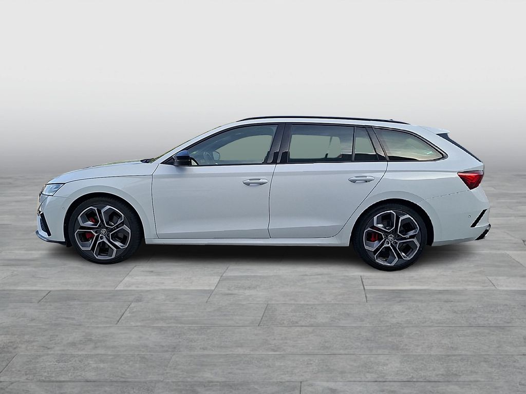 Skoda Octavia 2021 г. Белый, пробег 52000 км