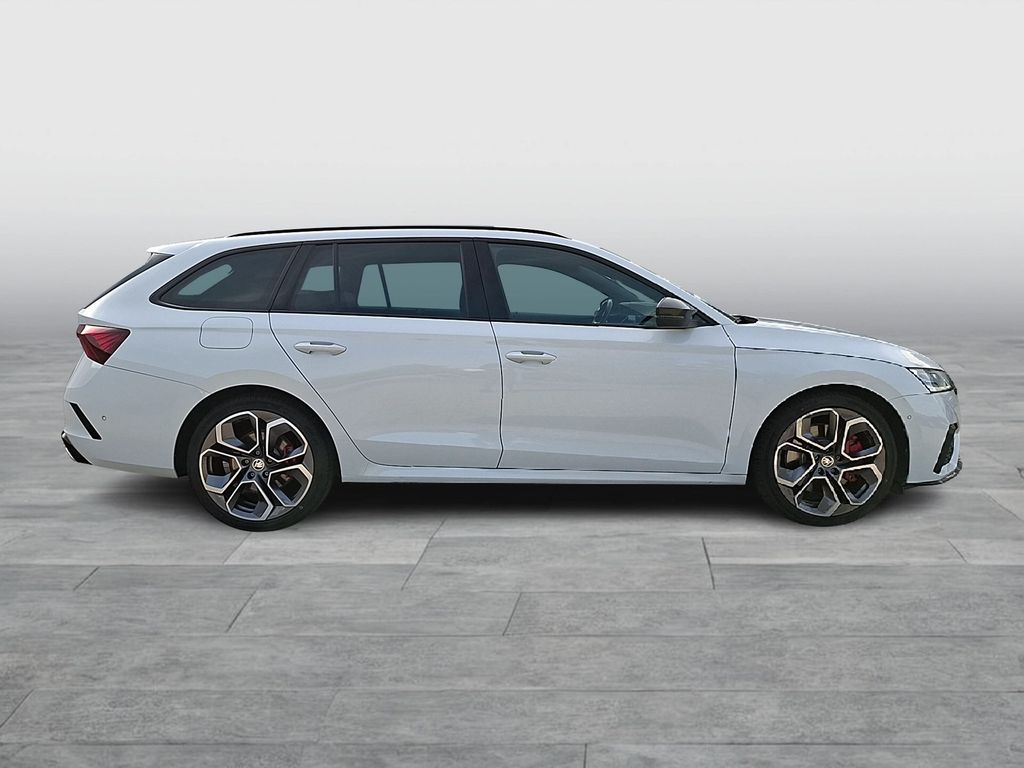 Skoda Octavia 2021 г. Белый, пробег 52000 км